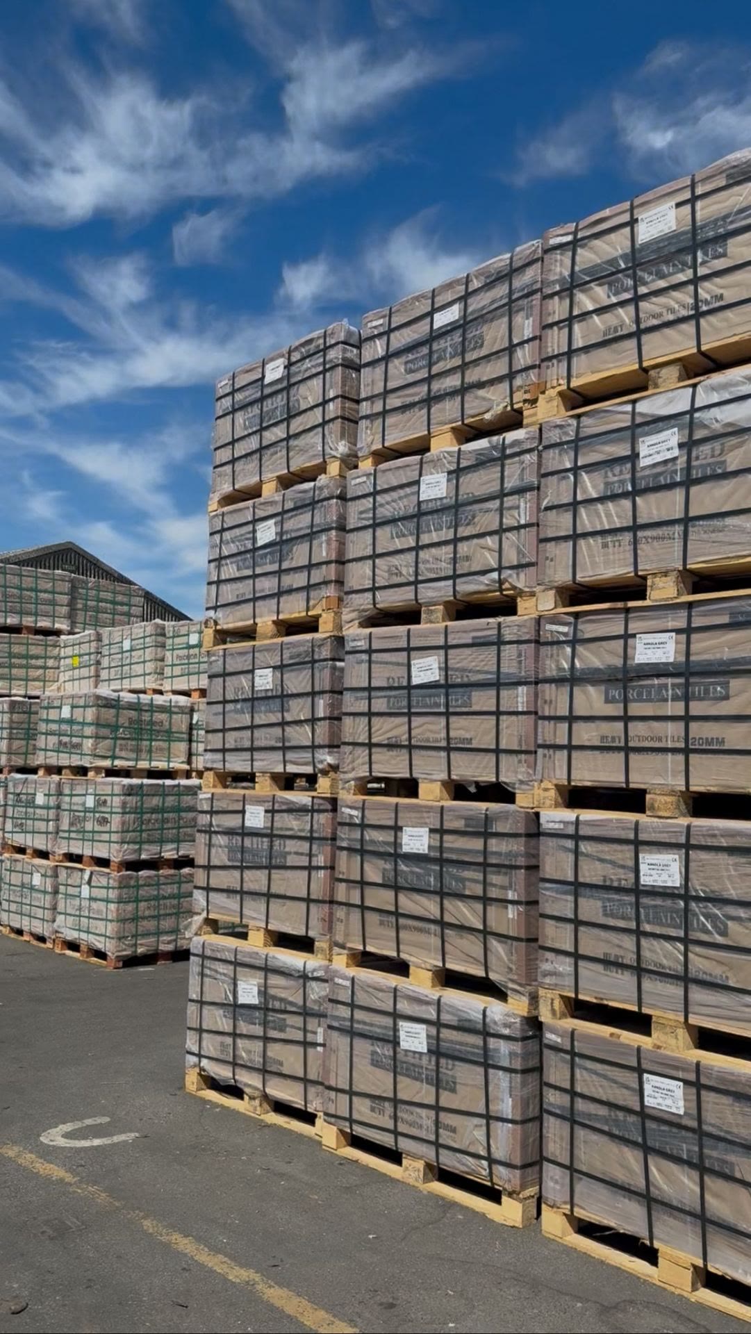 Sati Paving UK stockyard - Porcelain · Stacked